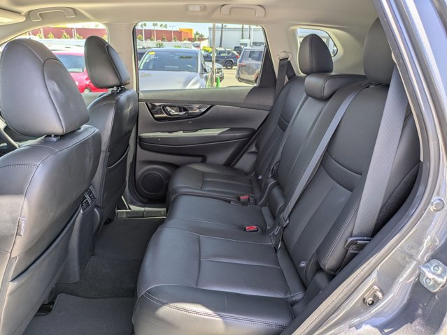 Used 2018 Nissan Rogue SL w/ Premium Package FWD image 19