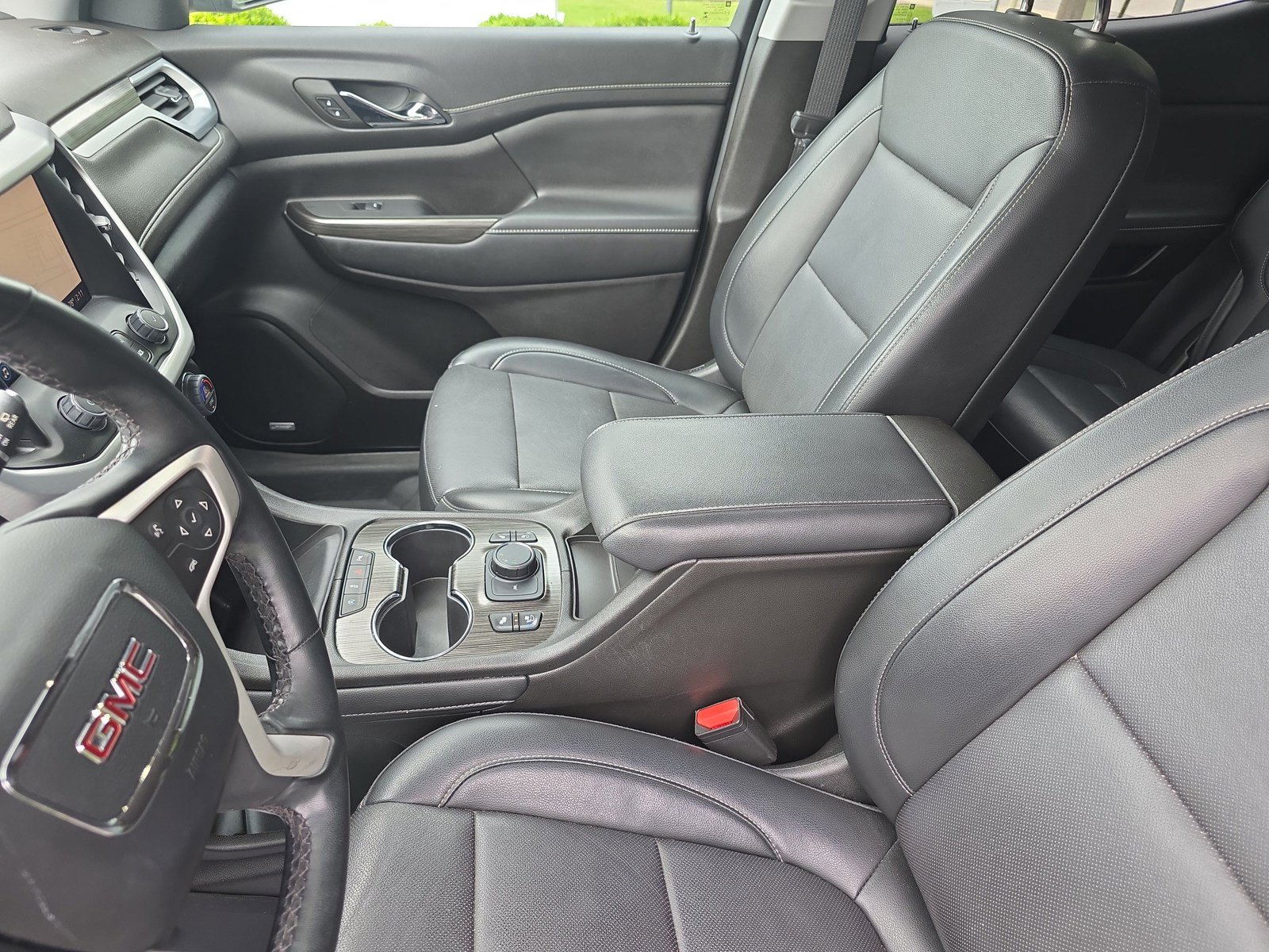 Used 2023 GMC Acadia SLT w/ Preferred Package FWD image 11