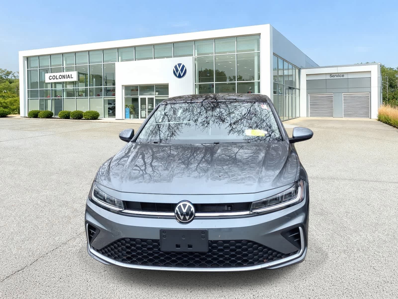 New 2026 Volkswagen Jetta SE FWD image 2