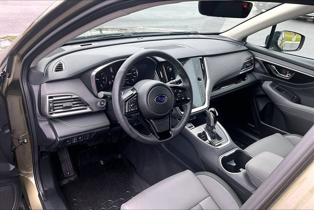 Used 2025 Subaru Outback Onyx Edition AWD/4WD image 14