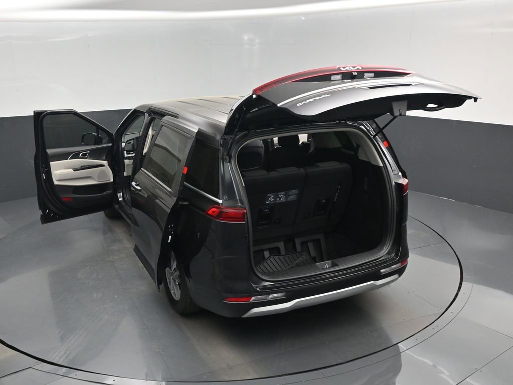 Used 2024 Kia Carnival LX image 30