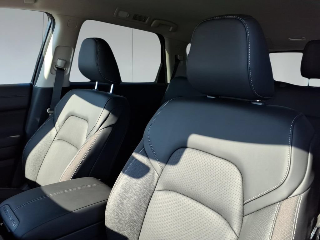 New 2026 Nissan Pathfinder SL FWD image 16