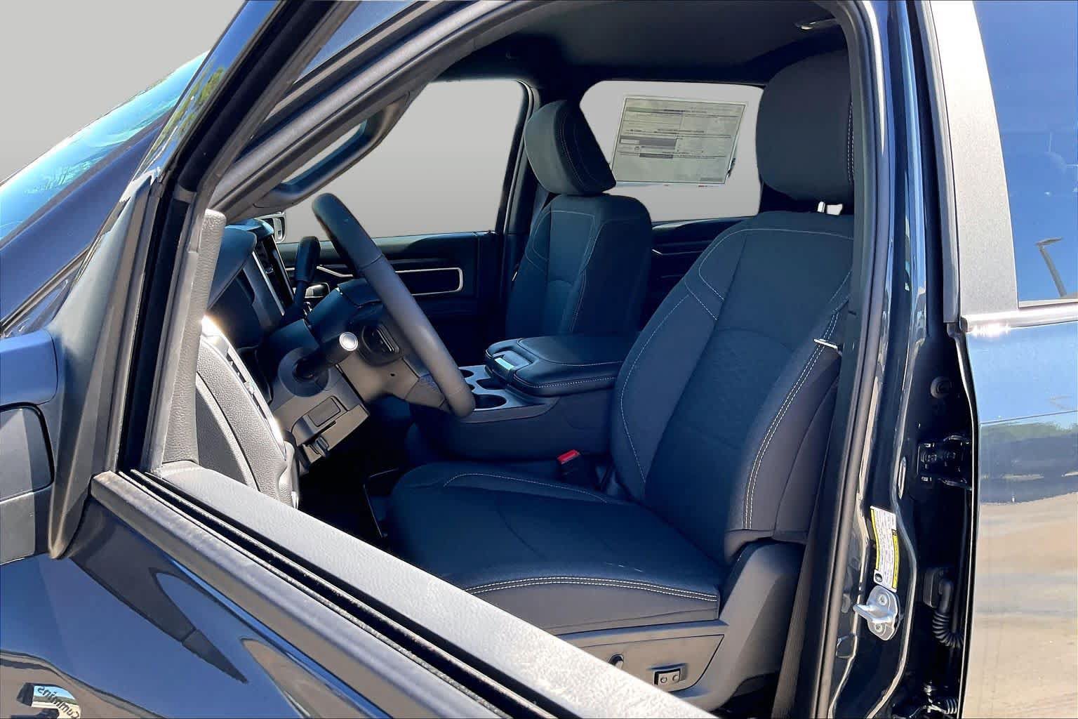 New 2027 RAM 3500 Big Horn AWD/4WD image 9