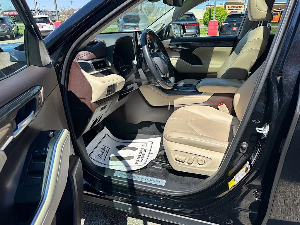 Used 2020 Toyota Highlander Limited AWD/4WD image 15