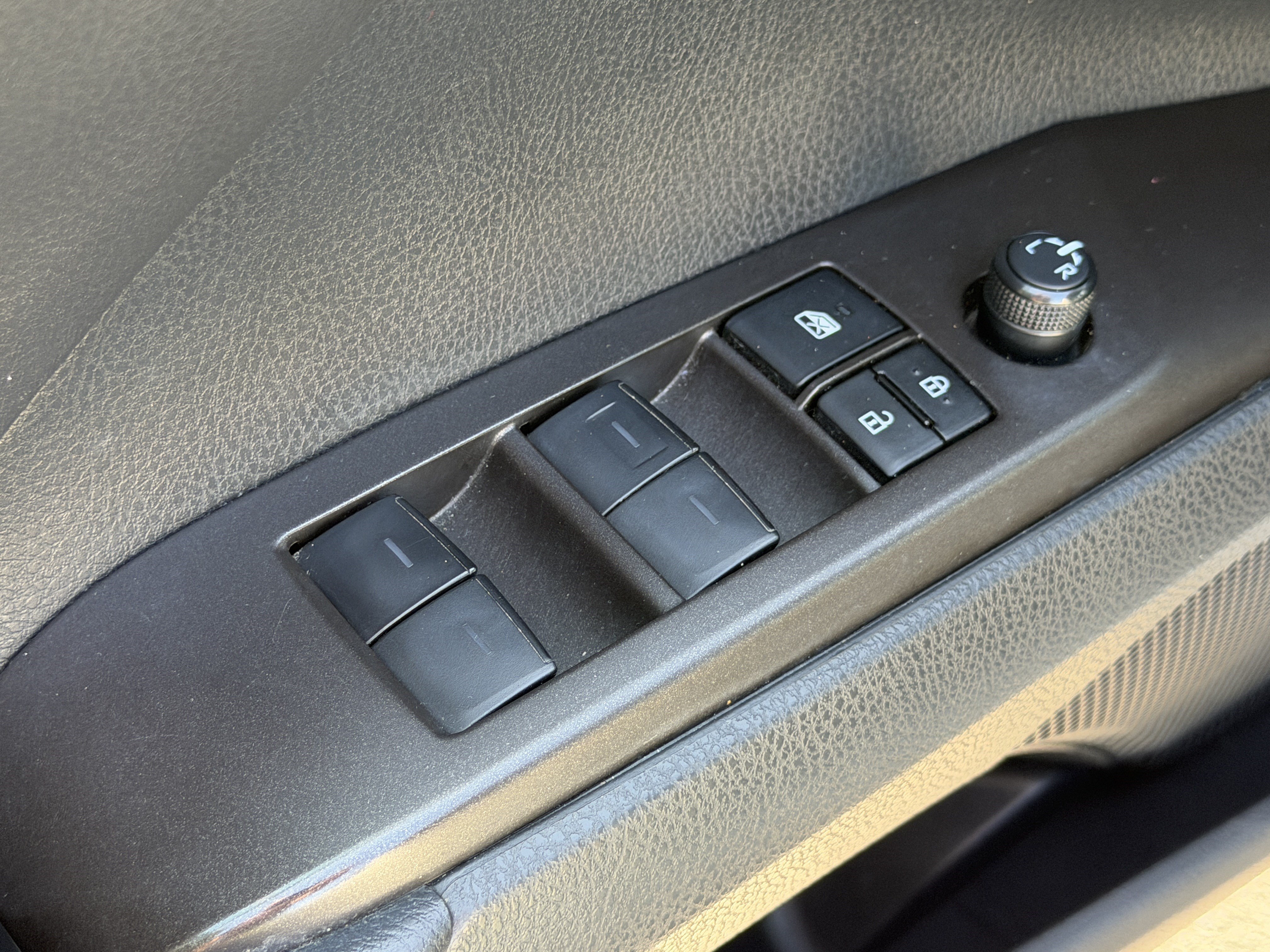 Used 2024 Toyota Camry SE w/ Convenience Package FWD image 12