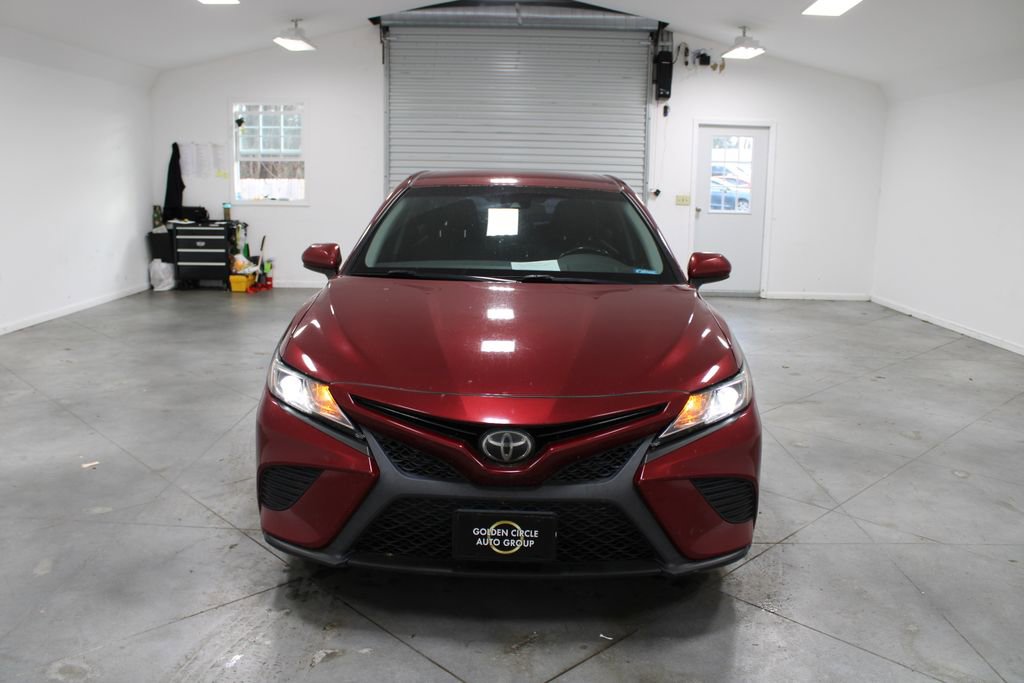 Used 2018 Toyota Camry SE image 3