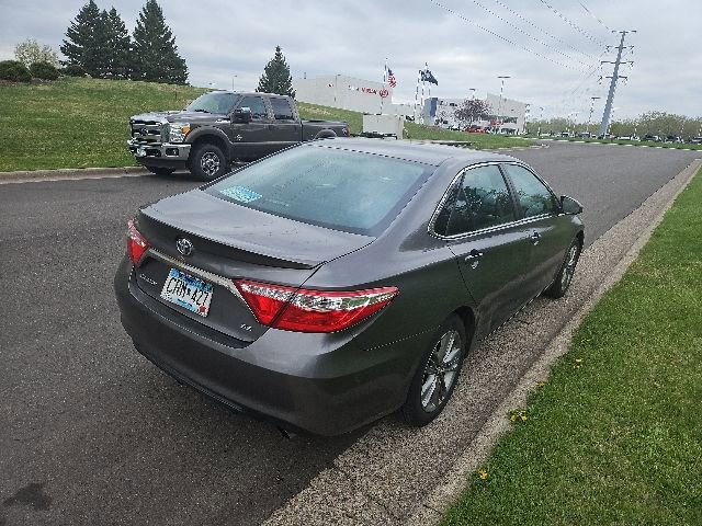 Used 2016 Toyota Camry SE FWD image 4