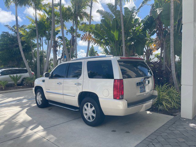 Used 2013 Cadillac Escalade 2WD image 34