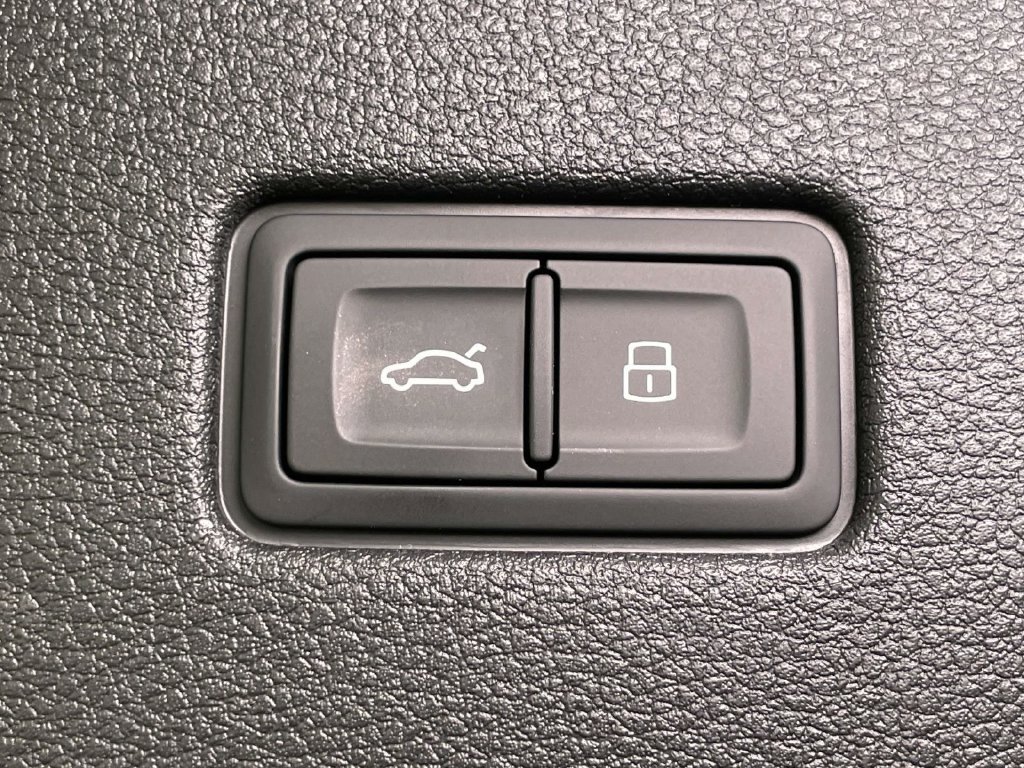 New 2026 Audi SQ8 Prestige AWD/4WD image 21