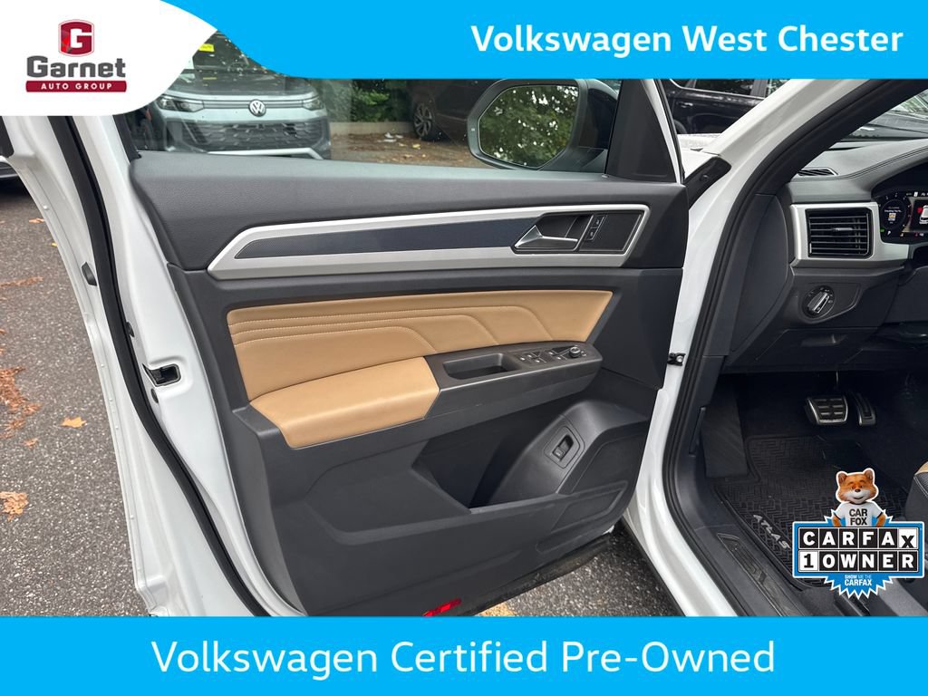 Certified 2023 Volkswagen Atlas Cross Sport SEL R-Line AWD/4WD image 11