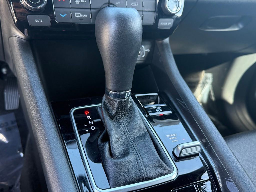 Used 2025 Jeep Compass Latitude image 29