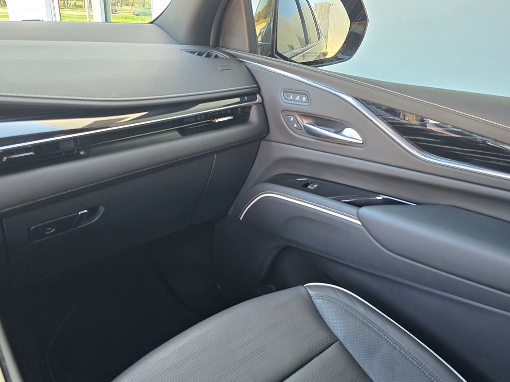 Used 2024 Cadillac Escalade Sport w/ LPO, ONYX Package AWD/4WD image 21