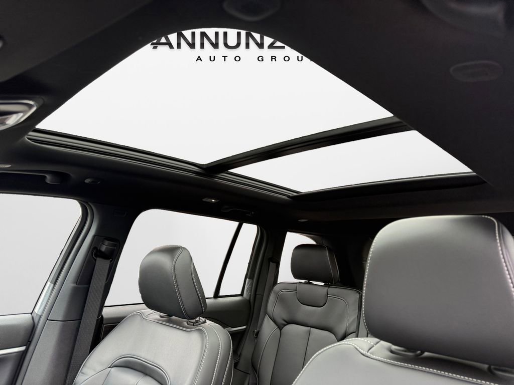 New 2026 Jeep Grand Cherokee Limited w/ Limited Altitude Package AWD/4WD image 30