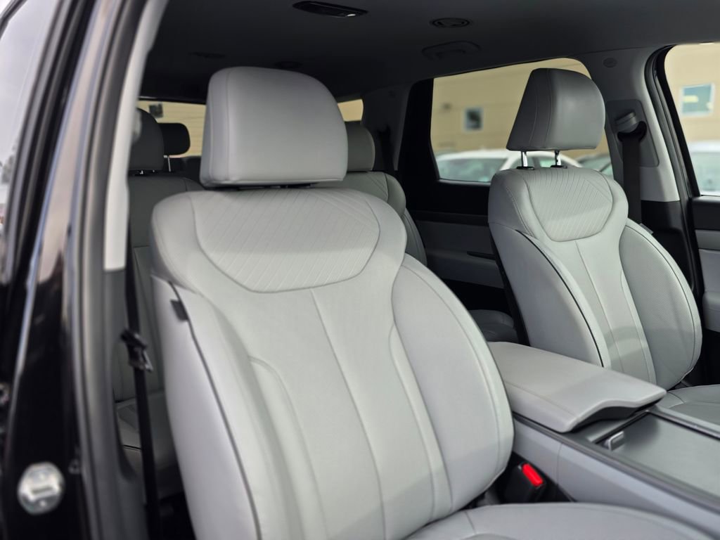 Used 2025 Hyundai Palisade SEL FWD image 11