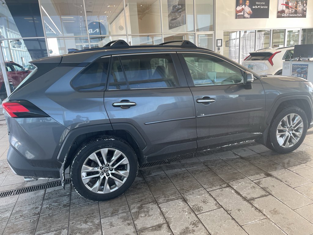 Used 2022 Toyota RAV4 Limited w/ Limited Grade Weather Package image 7