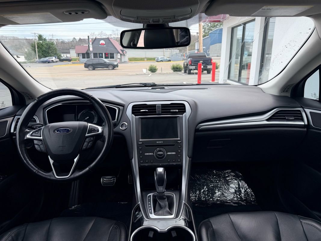 Used 2016 Ford Fusion Titanium AWD/4WD image 17