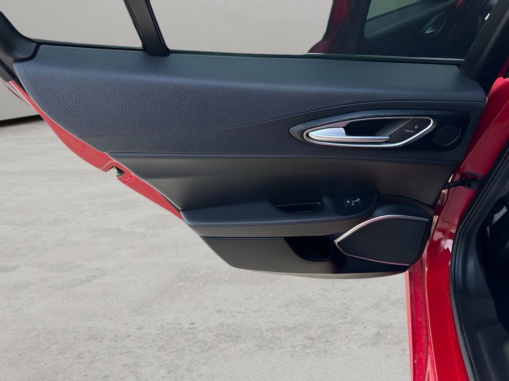 Used 2020 Alfa Romeo Giulia image 24