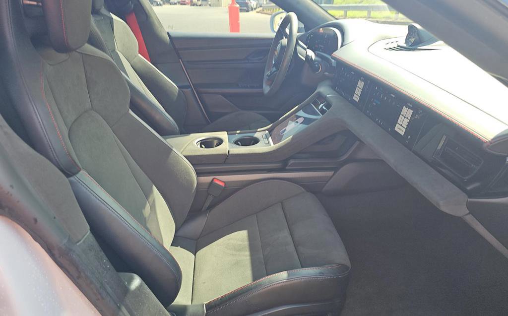 Used 2024 Porsche Taycan GTS image 14