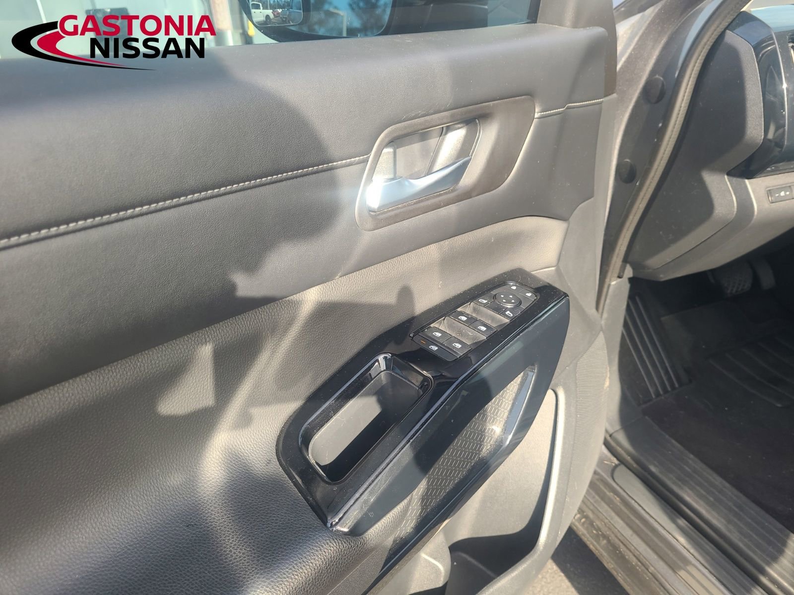 Used 2022 Nissan Pathfinder S image 26