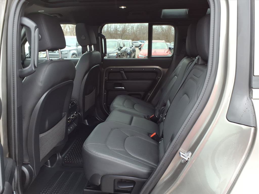 Certified 2025 Land Rover Defender 110 X-Dynamic SE image 12