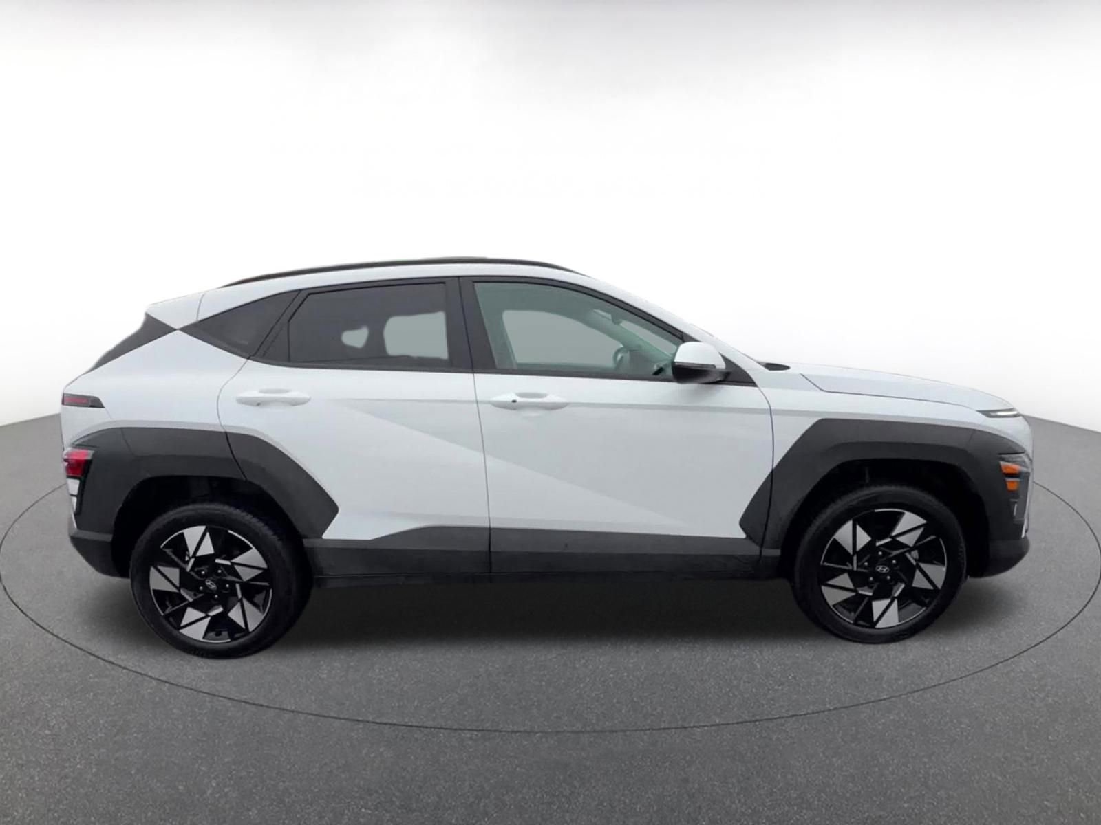Used 2025 Hyundai Kona SEL image 16