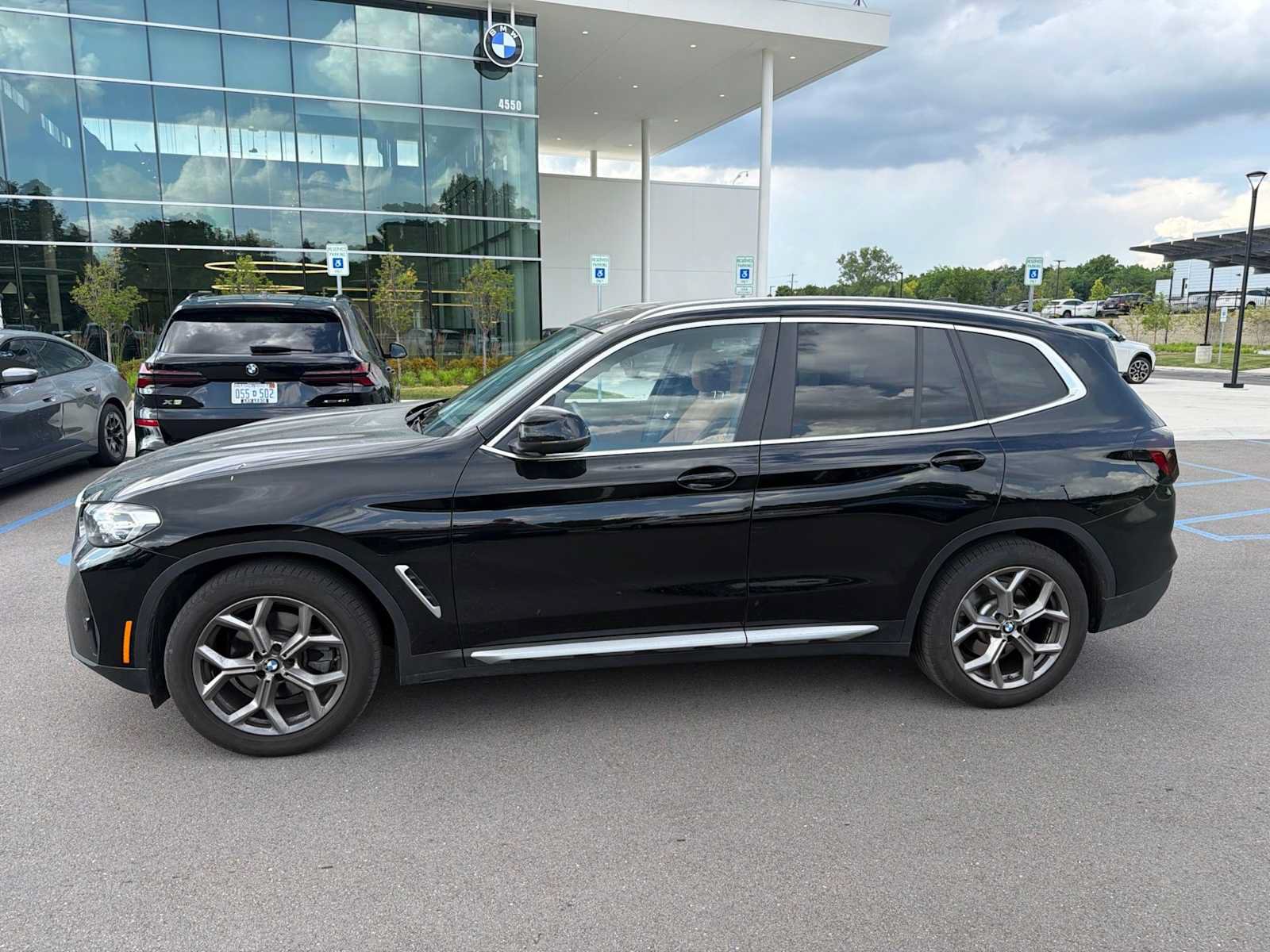 Certified 2024 BMW X3 xDrive30i w/ Premium Package w/ZPA AWD/4WD image 3