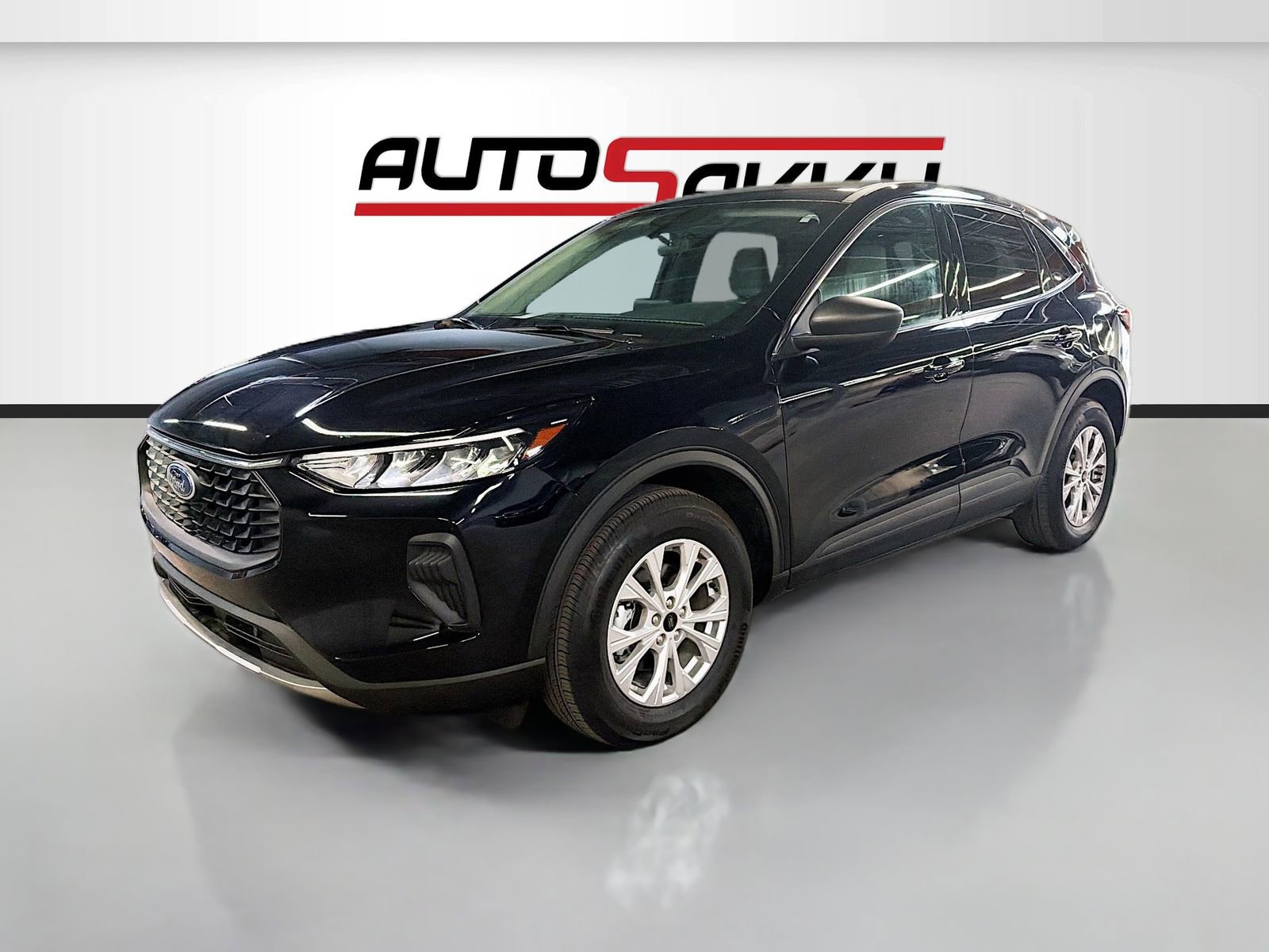 Used 2024 Ford Escape Active AWD/4WD image 3