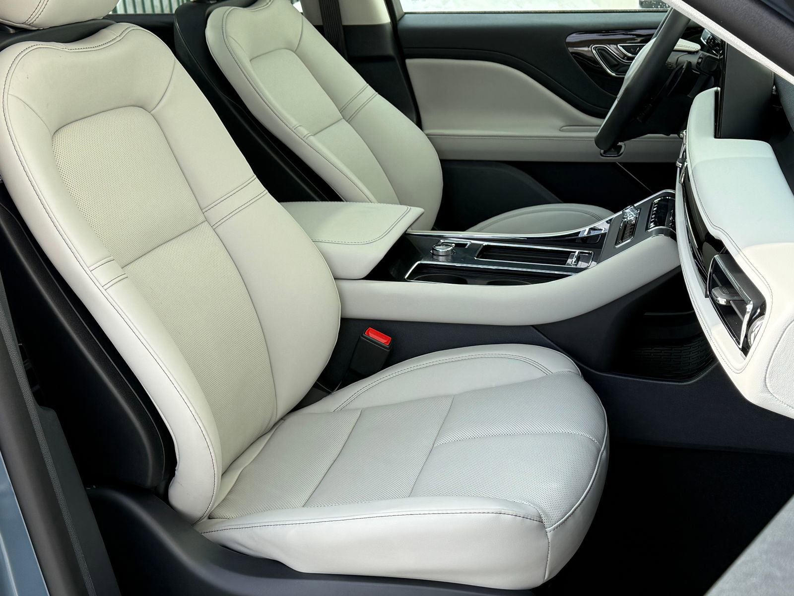 New 2026 Lincoln Aviator AWD image 10