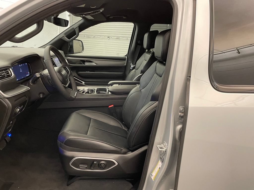 New 2026 Jeep Grand Wagoneer 2WD image 18