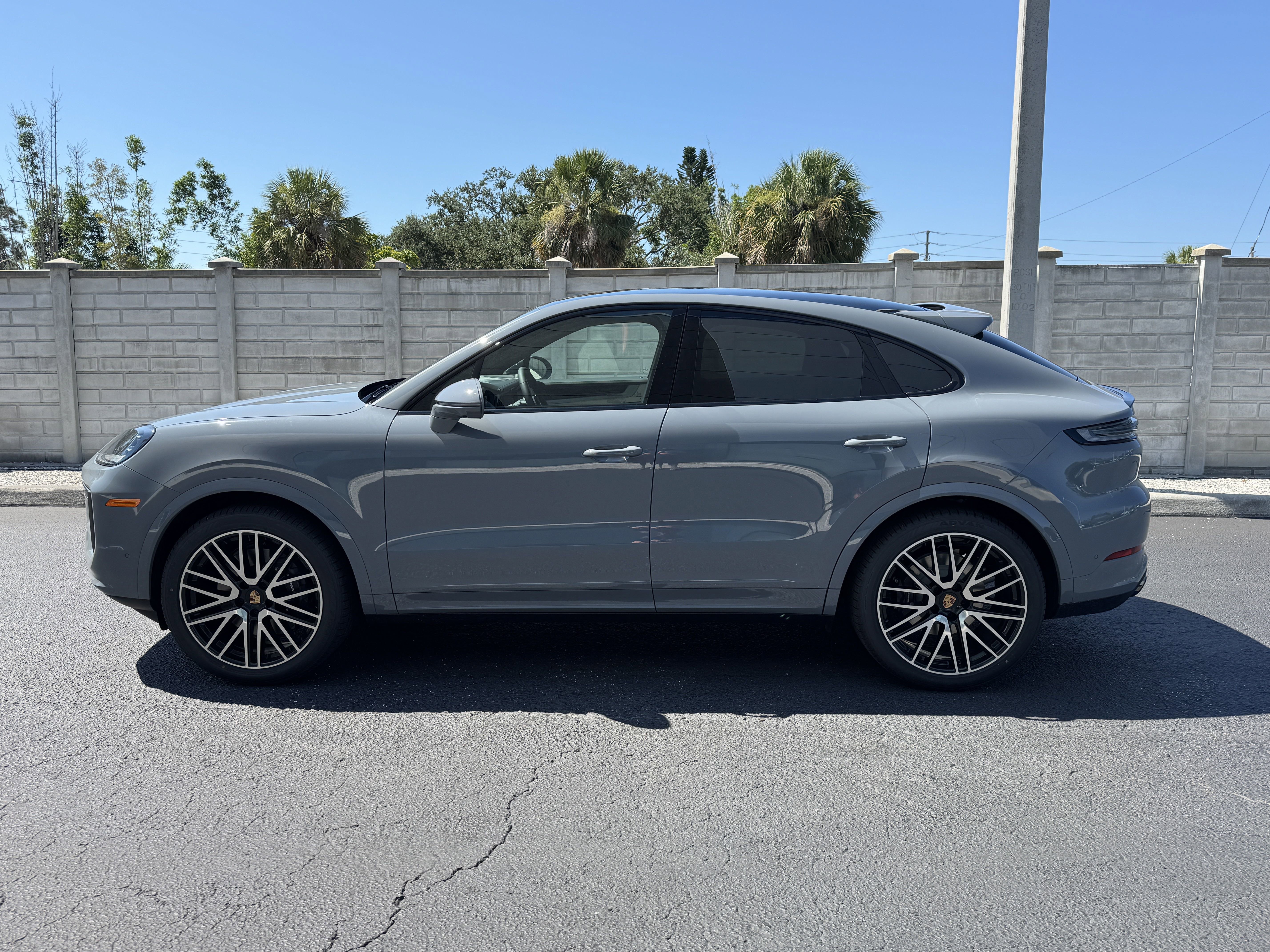 New 2026 Porsche Cayenne Coupe image 2