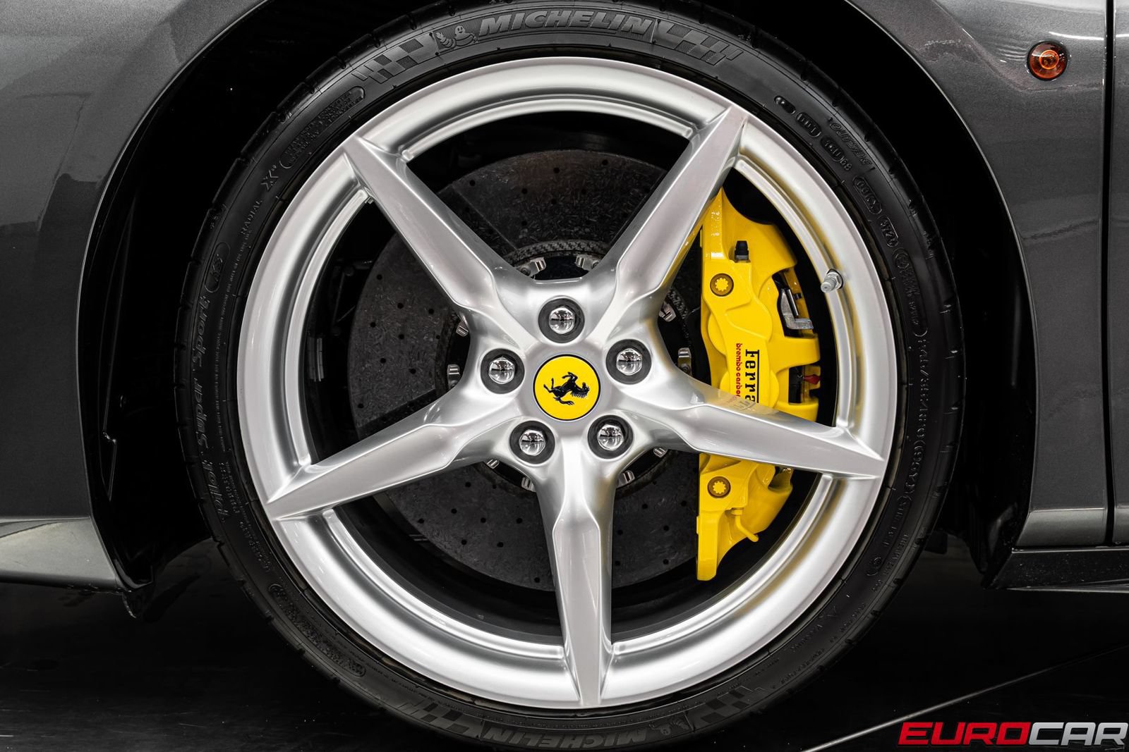 Used 2018 Ferrari 488 GTB RWD image 25