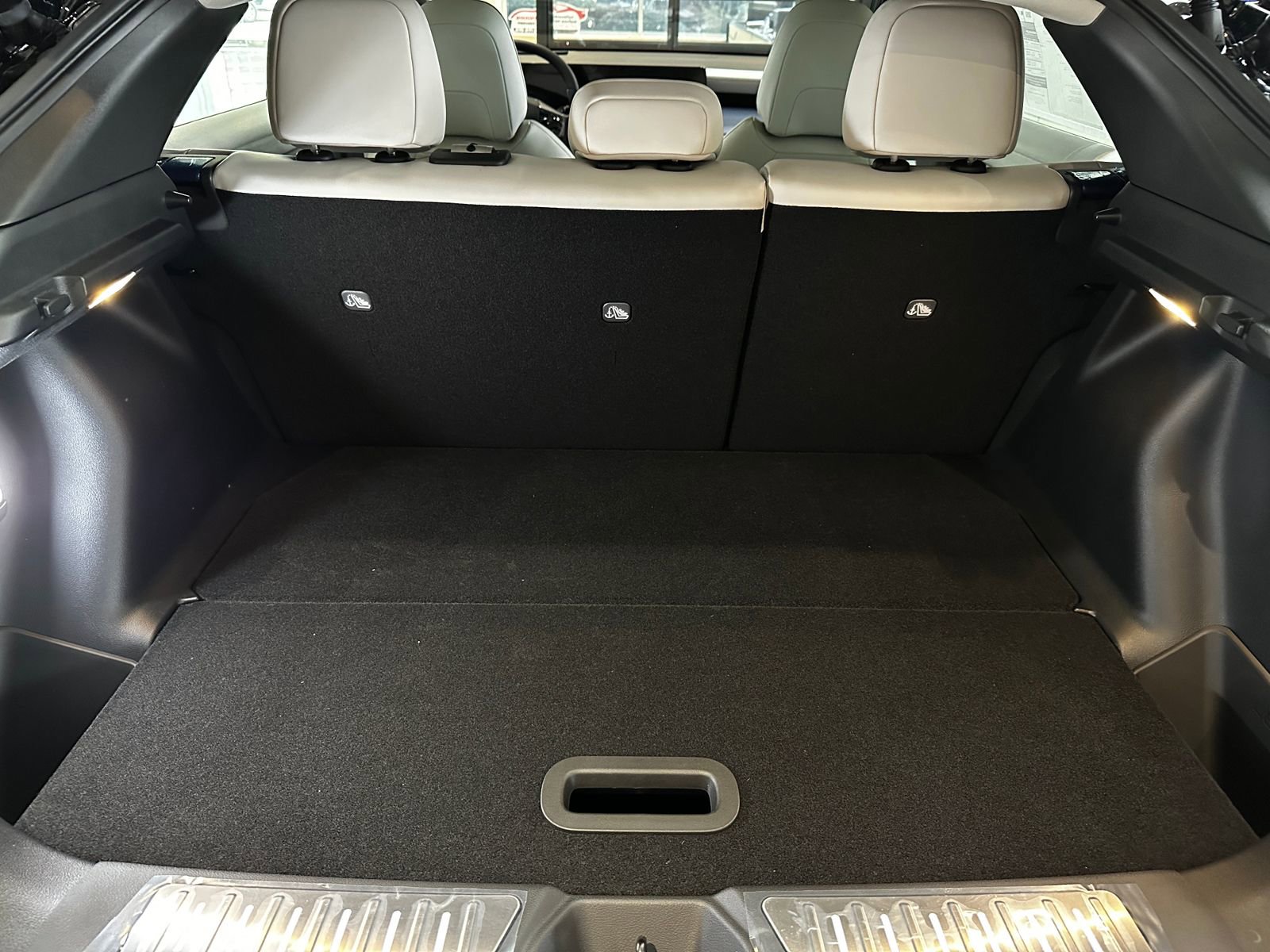 New 2026 Nissan Leaf Platinum+ w/ Illuminated Package image 16