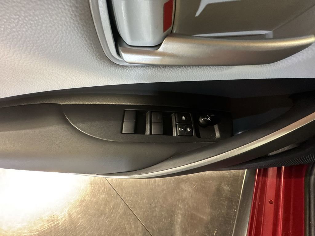Used 2022 Toyota Corolla SE image 19