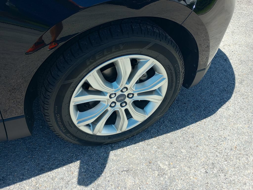 Used 2020 Ford Edge Titanium FWD image 9