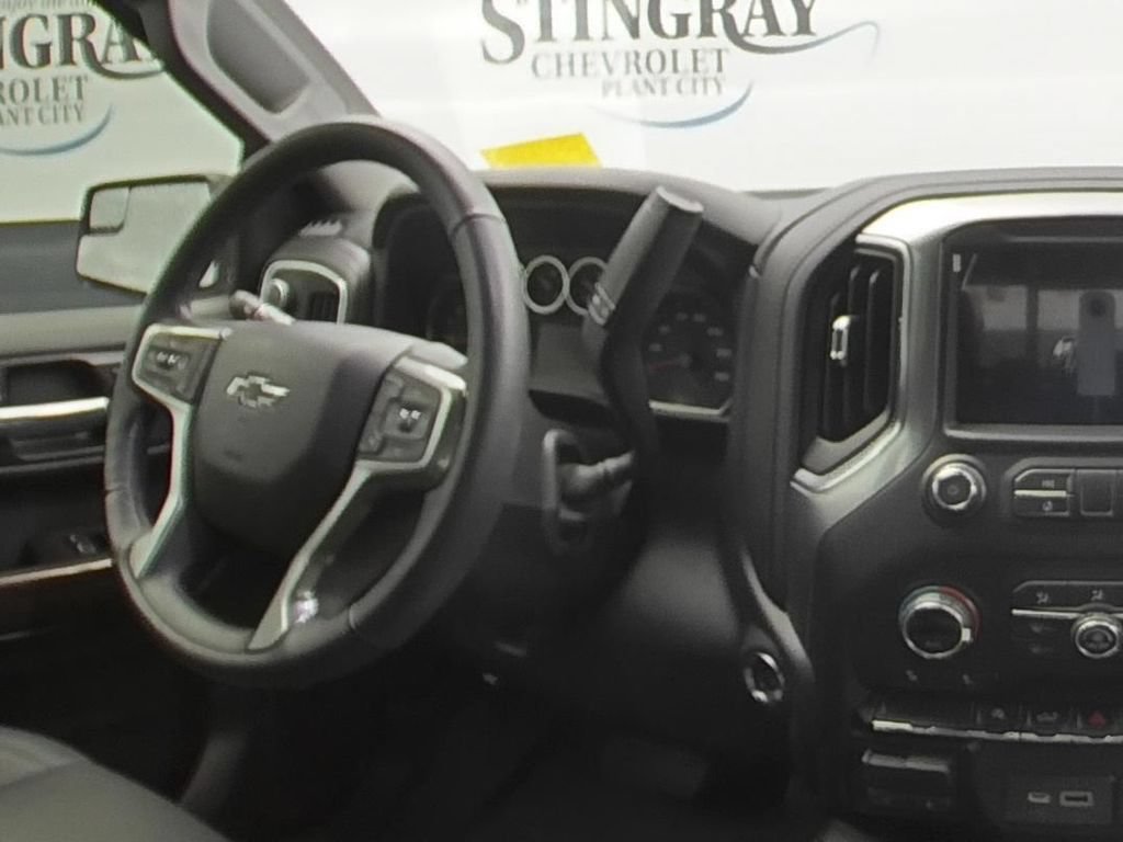 Used 2021 Chevrolet Silverado 1500 RST w/ Convenience Package II AWD/4WD image 16