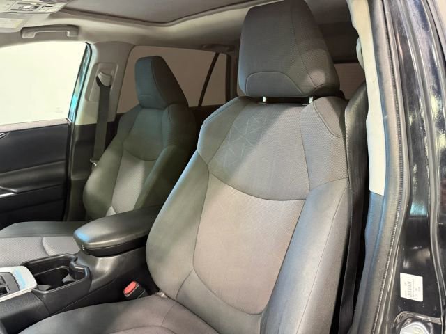 Used 2019 Toyota RAV4 XLE w/ Convenience Package image 23