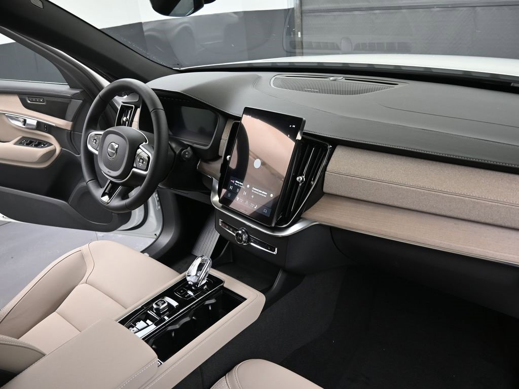New 2026 Volvo XC90 B6 Plus w/ Protection Package Premier image 12
