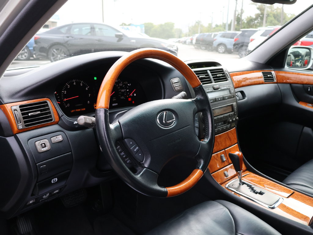 Used 2002 Lexus LS 430 RWD image 16