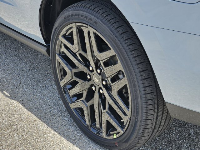 New 2027 Ford Expedition Platinum w/ Stealth Performance Package AWD/4WD image 6