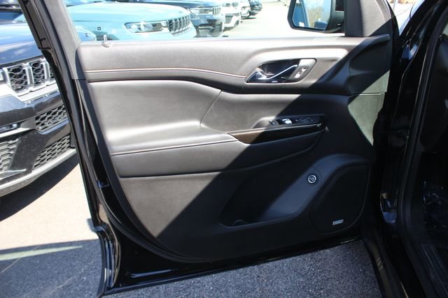 Used 2021 GMC Acadia AT4 image 20