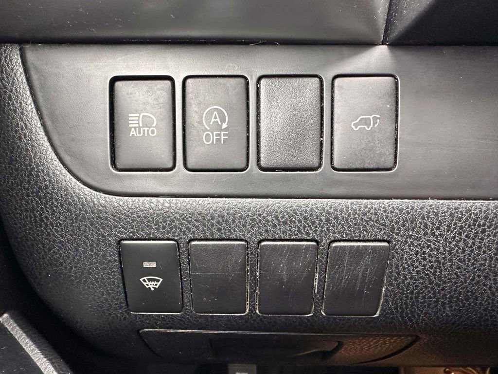 Used 2018 Toyota Highlander SE AWD/4WD image 18