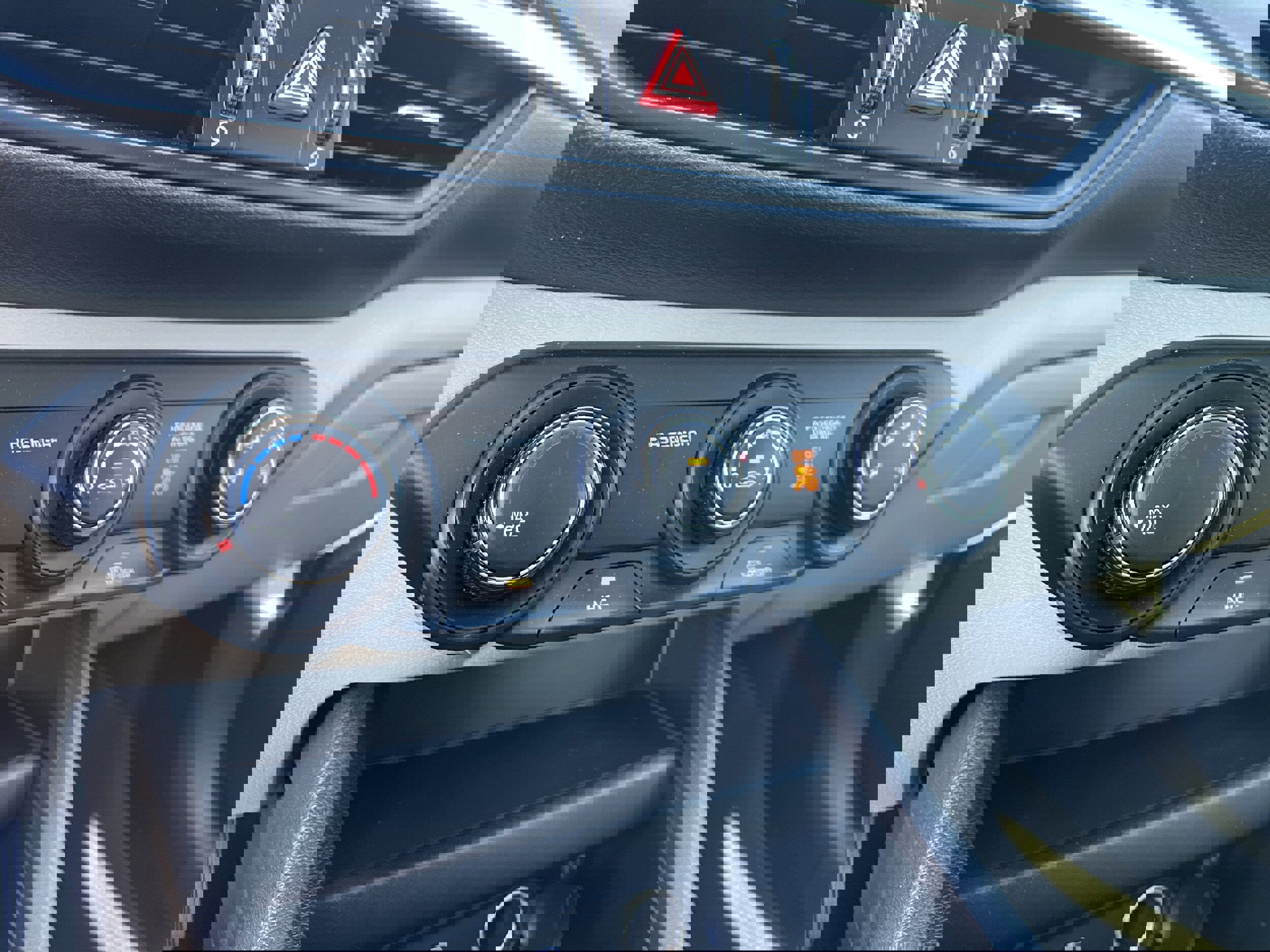 Used 2022 Kia Forte LXS image 22