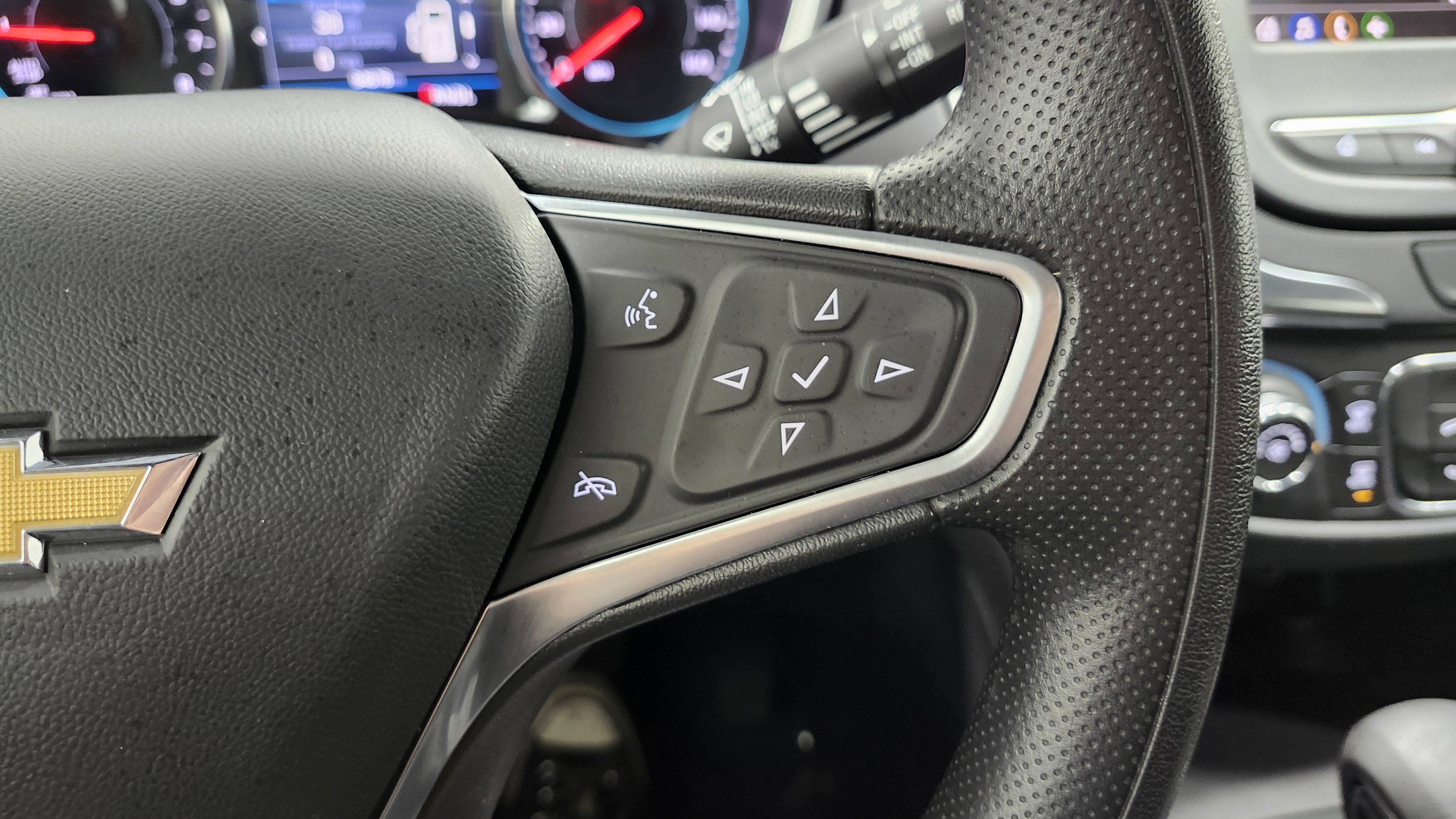 Used 2023 Chevrolet Equinox LT image 33