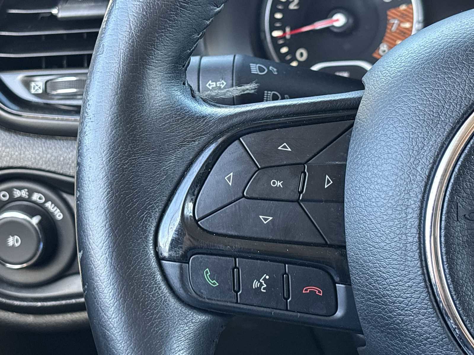 Used 2020 Jeep Renegade Altitude w/ UConnect 8.4 Nav Group image 29