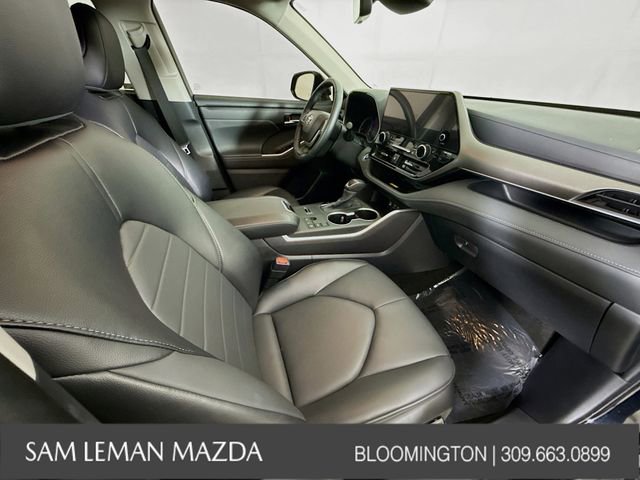 Used 2024 Toyota Highlander XLE image 29