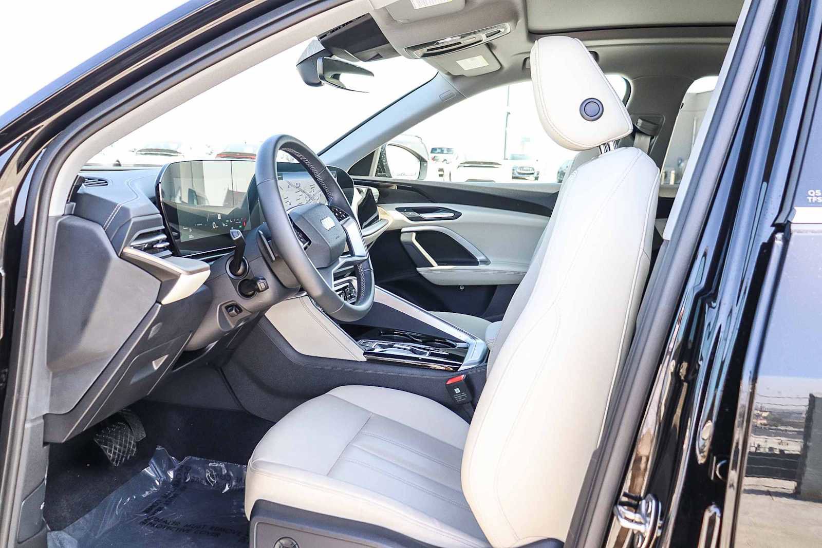 Used 2025 Audi Q5 Premium w/ Convenience Package image 22