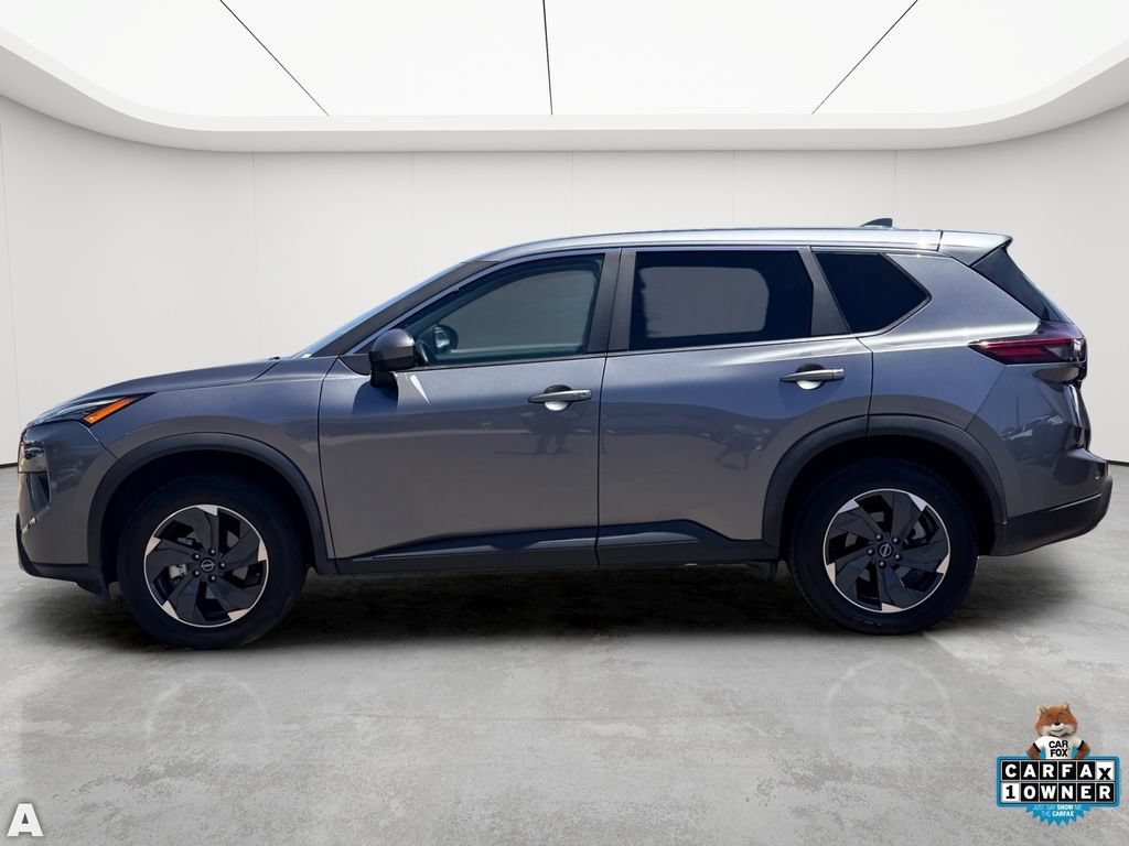 Used 2025 Nissan Rogue SV AWD/4WD image 3