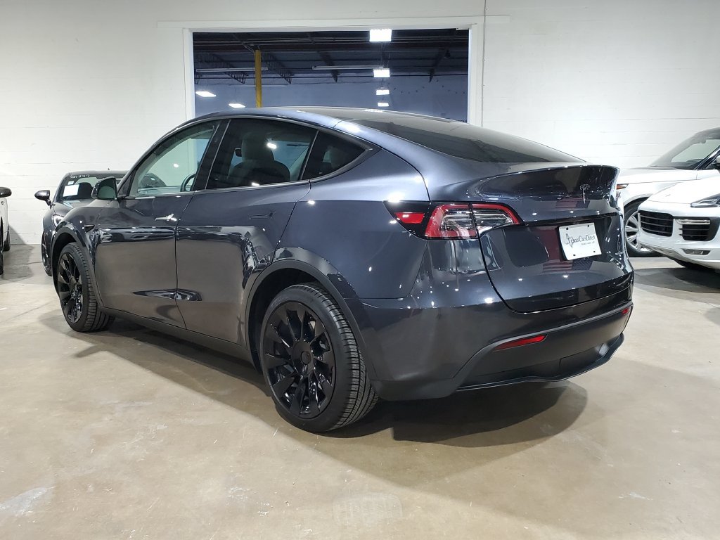 Used 2024 Tesla Model Y Long Range AWD/4WD image 31