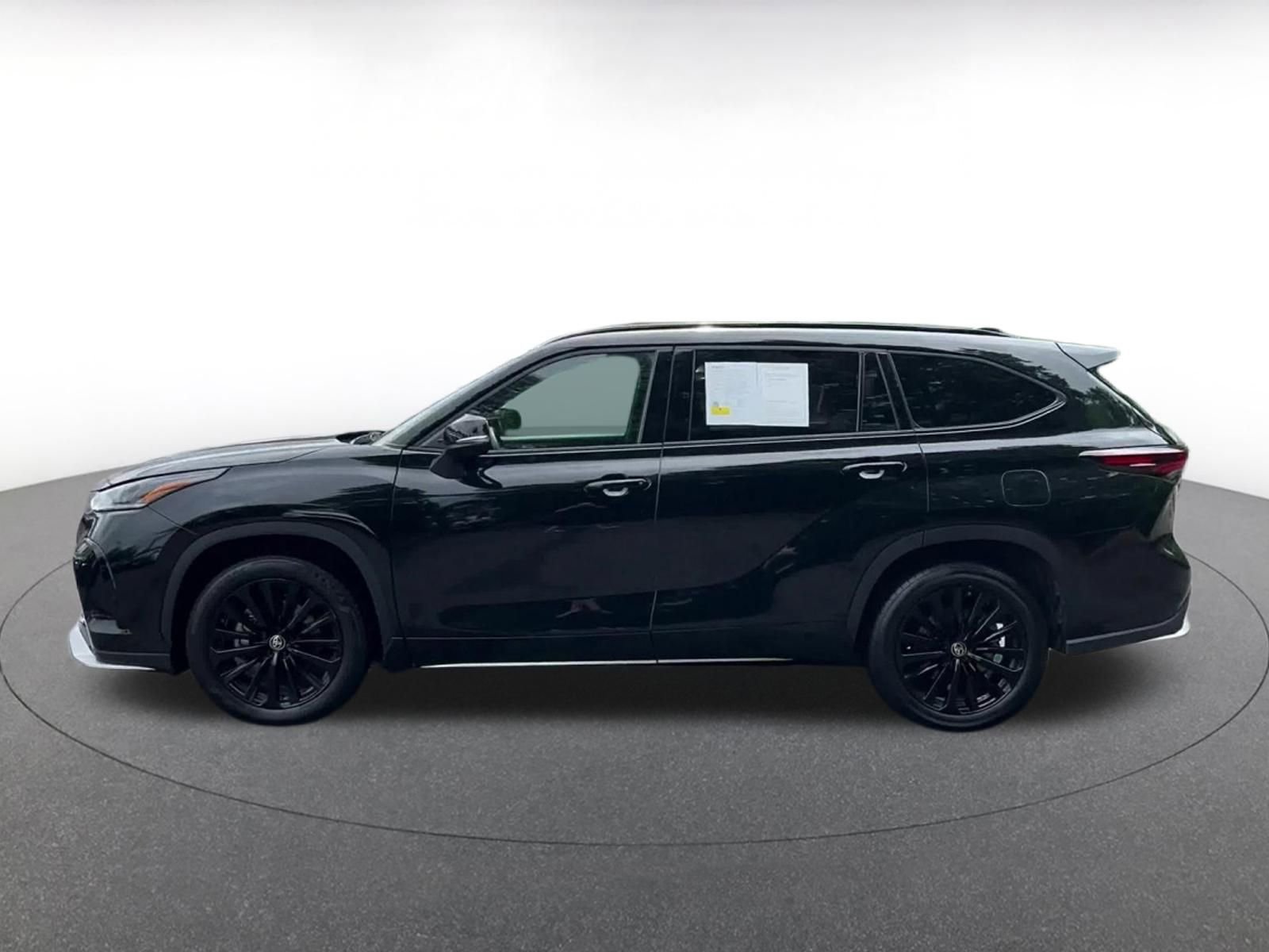 Used 2025 Toyota Highlander XSE AWD/4WD image 9