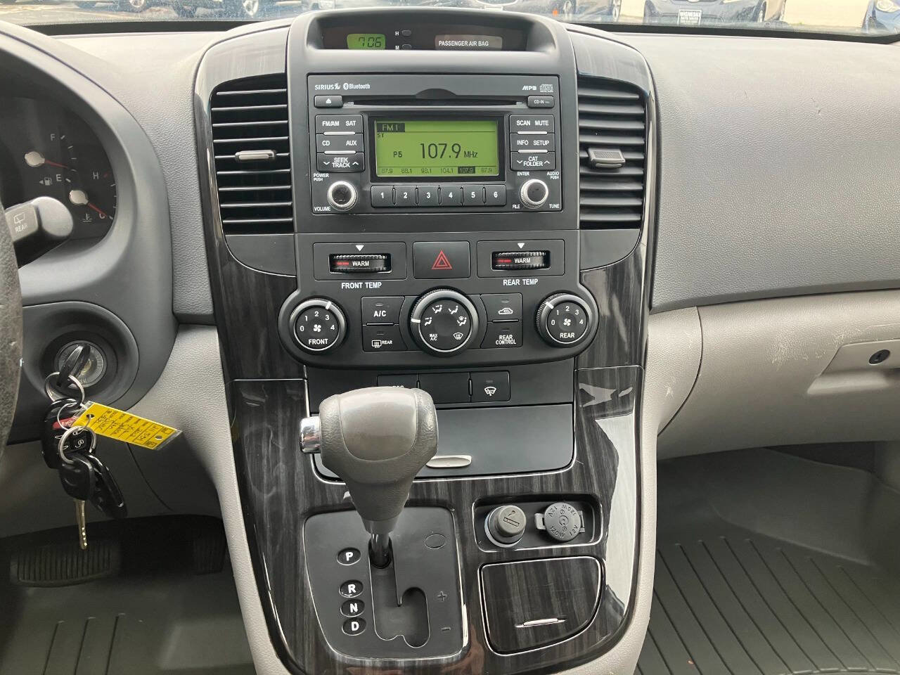 Used 2012 Kia Sedona EX image 18